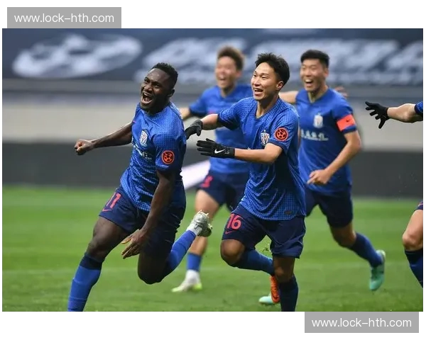 决战亚洲之巅！亚冠申花VS现代直播：蓝色风暴席卷，谁能笑傲魔都之夜？